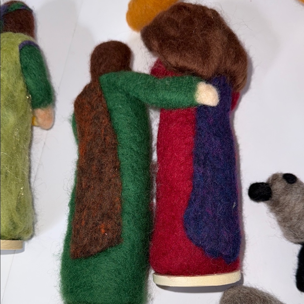Handcrafted Felt Nativity Set - Picture 14 of 16